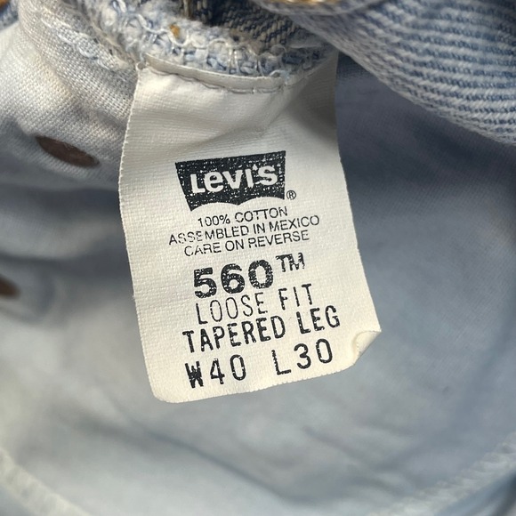 Vintage Levi's 560 Men's 36x29 Jeans Loose Fit Tapered Leg Light Wash Denim 90s - Picture 3 of 12